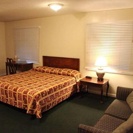 Parliament Resort Gay Mens Resort Augusta Bagian luar foto
