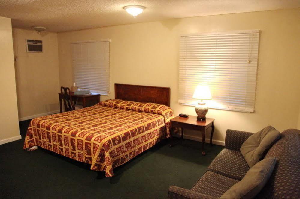 Parliament Resort Gay Mens Resort Augusta Bagian luar foto